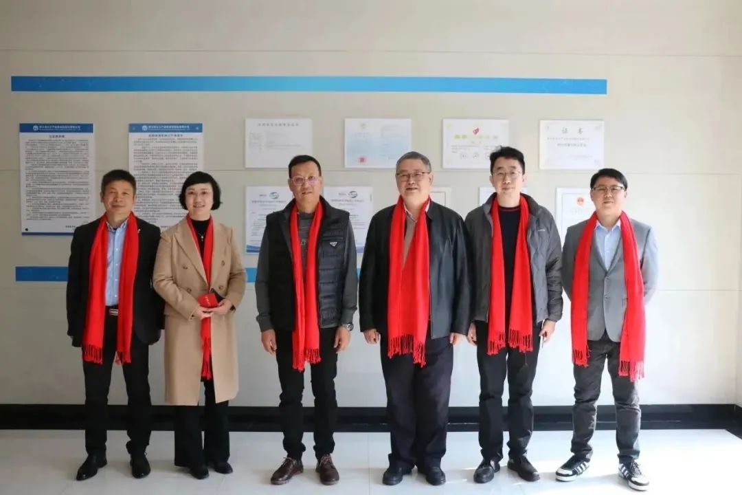 新聞簡(jiǎn)訊丨龍馬精神年，共踏新征程